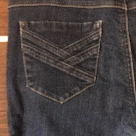 Cabi Skinny Jean #636. - Picture 4 of 4